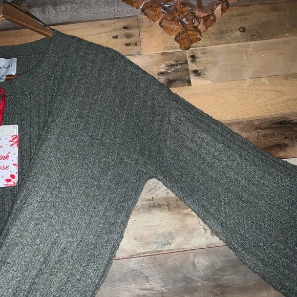 Pink Rose sage green soft sweater. Size Lg. - Picture 6 of 7